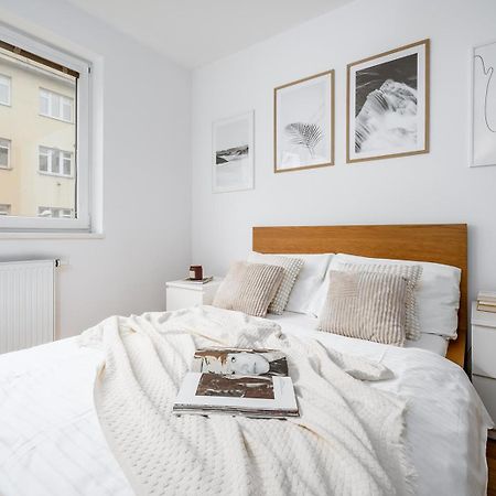 Prague Days - Bright Apartment - Balcony - Private Parking Exterior foto